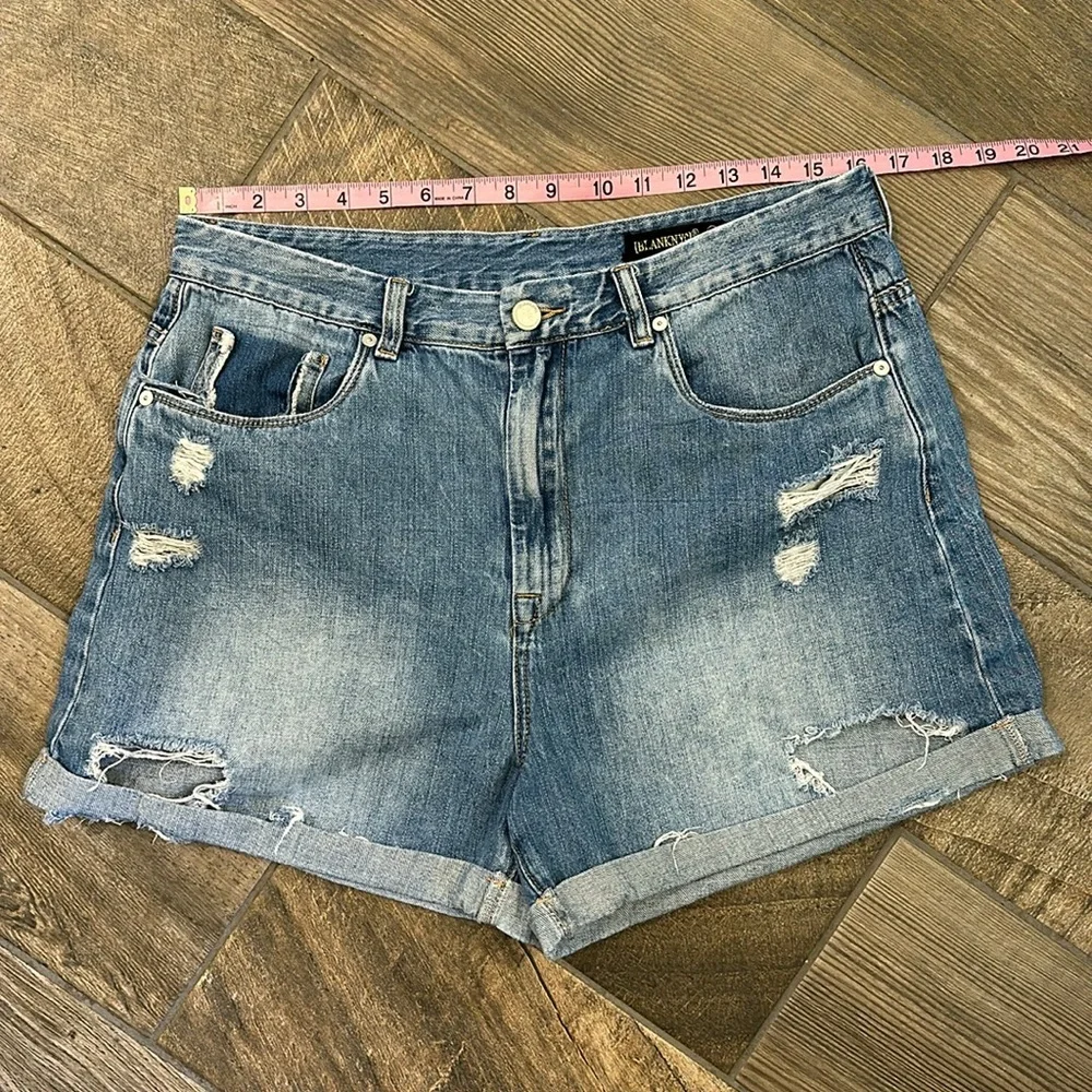 BLANKNYC Distressed Denim Shorts Size 31 High Rise Cuffed Hem Medium Wash